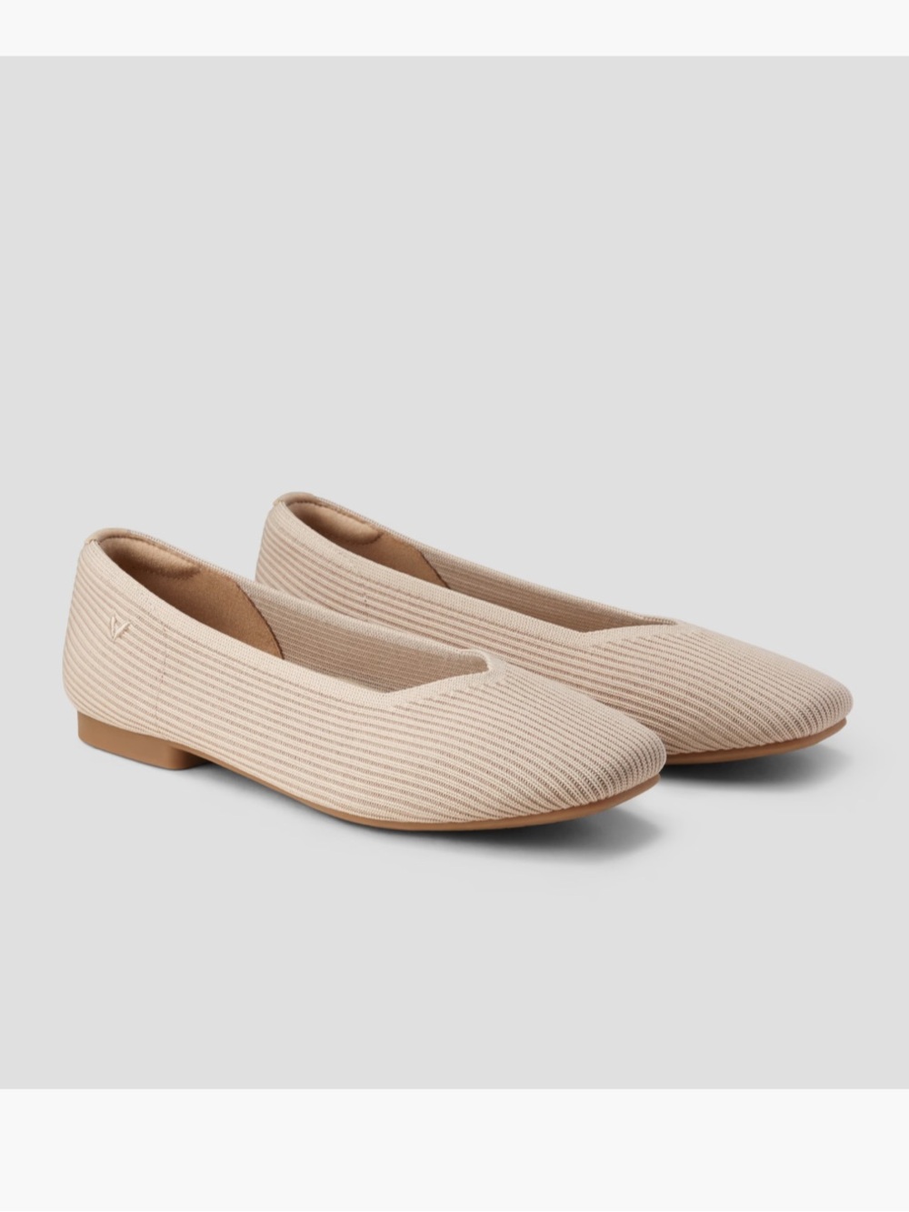 VIVAIA Margot 2.0 Square-Toe V-Cut Flats Almond EU 39.5 US 8.5